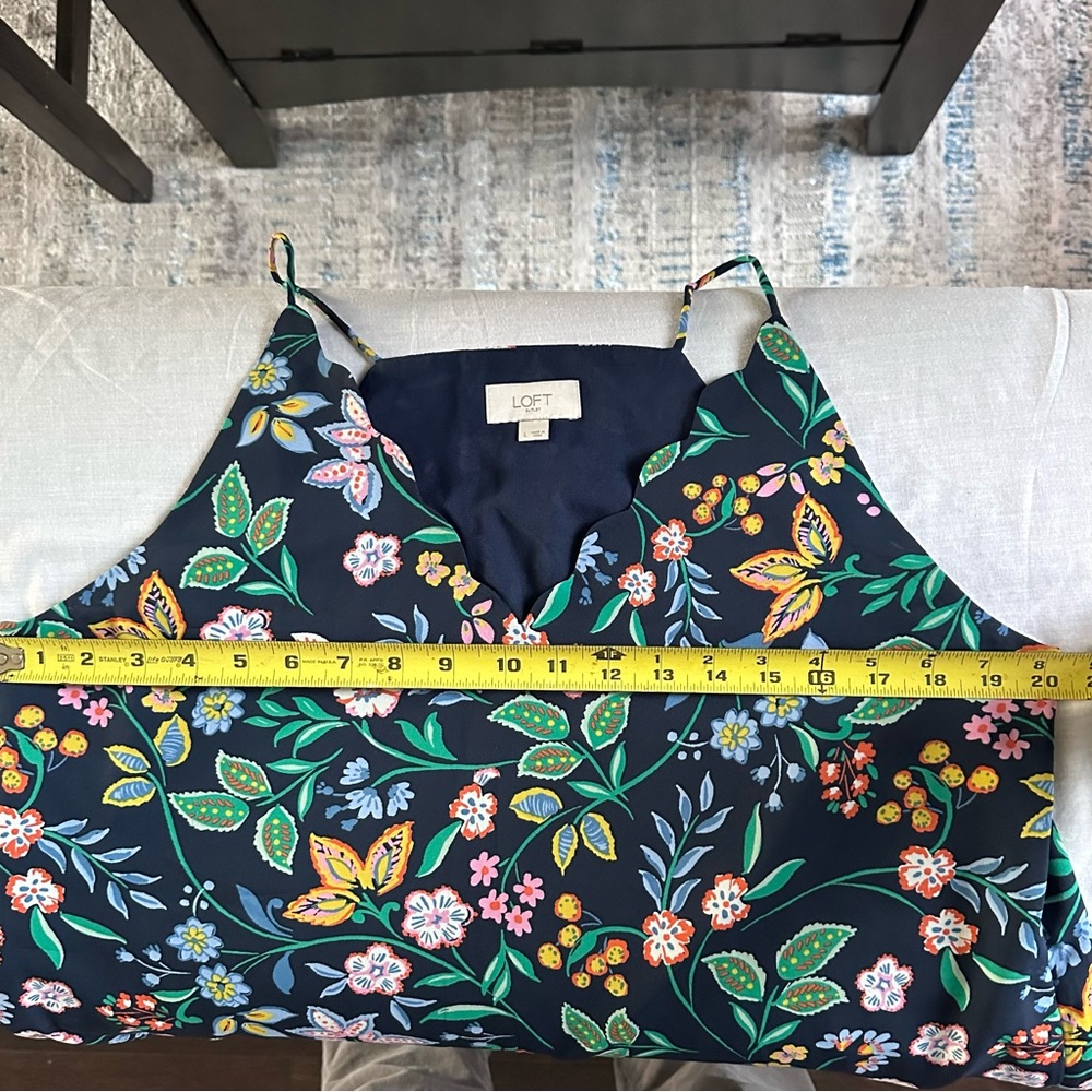 LOFT Navy Floral V-Neck Cami Tank Top Size L - Picture 6 of 9